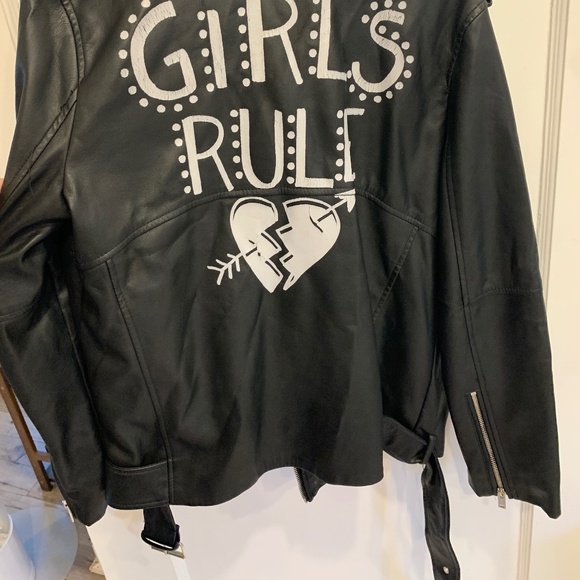 Super Unique! Zara Trafaluc outerwear printed "Girls Rule!" faux leather jacket - Picture 2 of 7